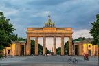Berlin: Brandenburger Tor fast menschenleer